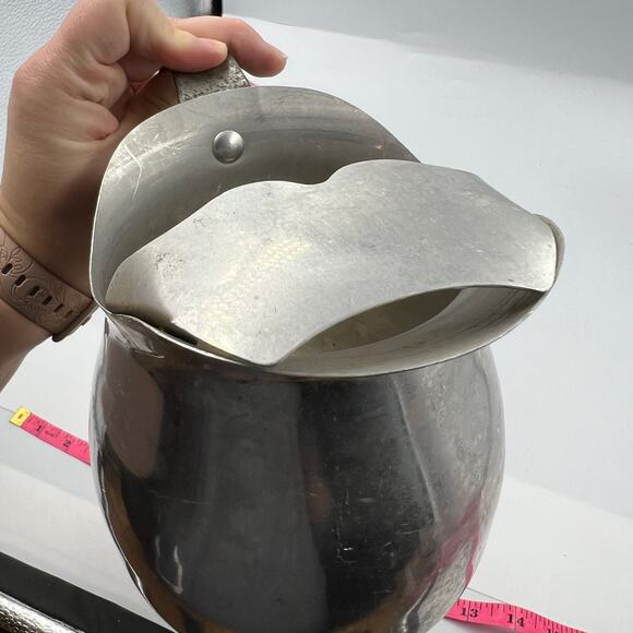 Vintage Pure Aluminum Pitcher MCM Ice Lip Guard Made In USA Serving 2 Quart - Picture 6 of 10